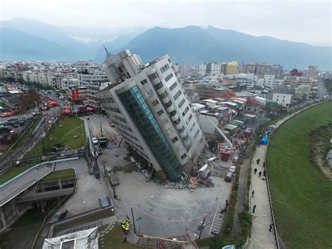 earthquake hits taiwan